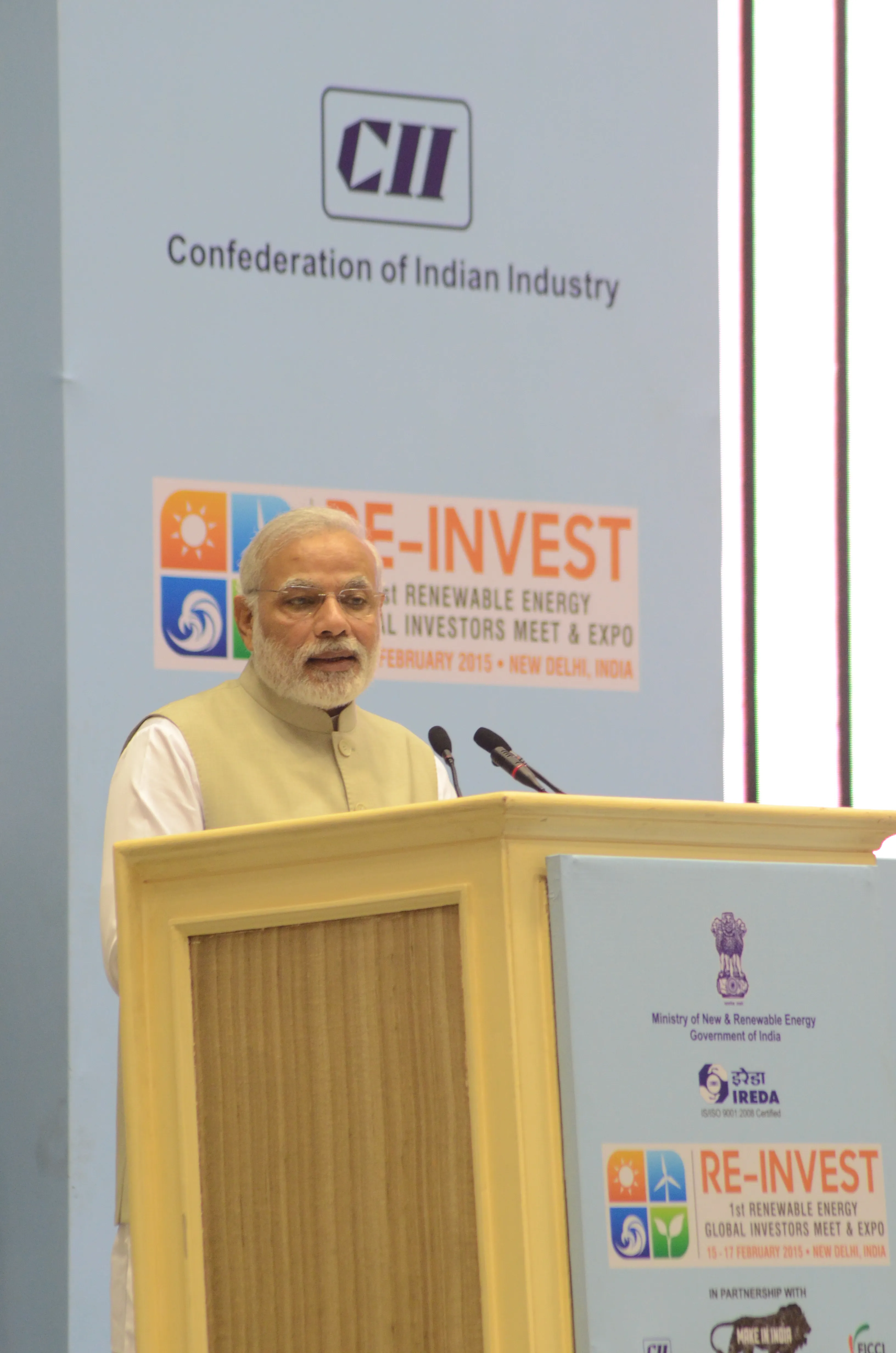 Re Invest 2015 -15