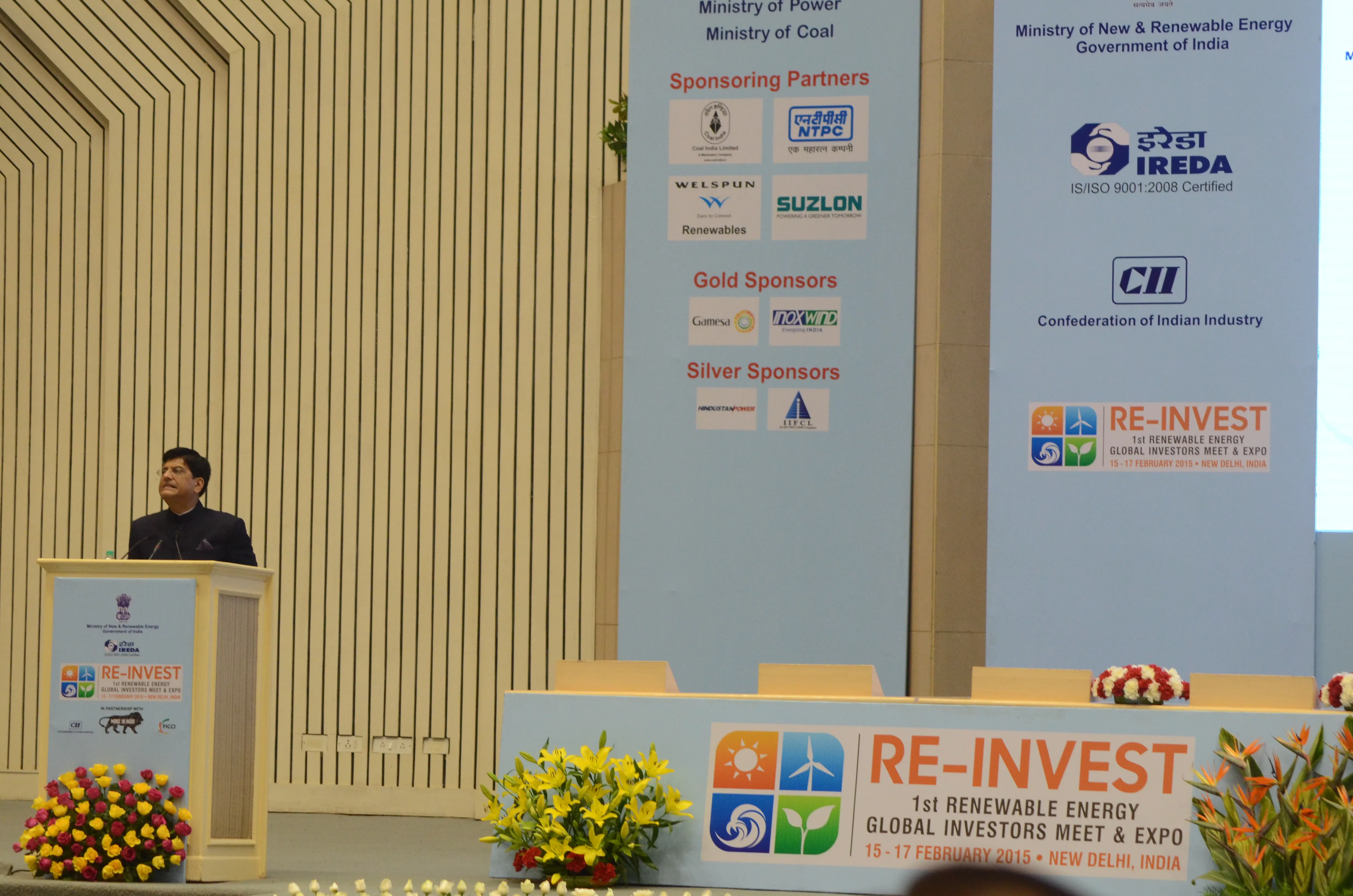 Re Invest 2015 -7